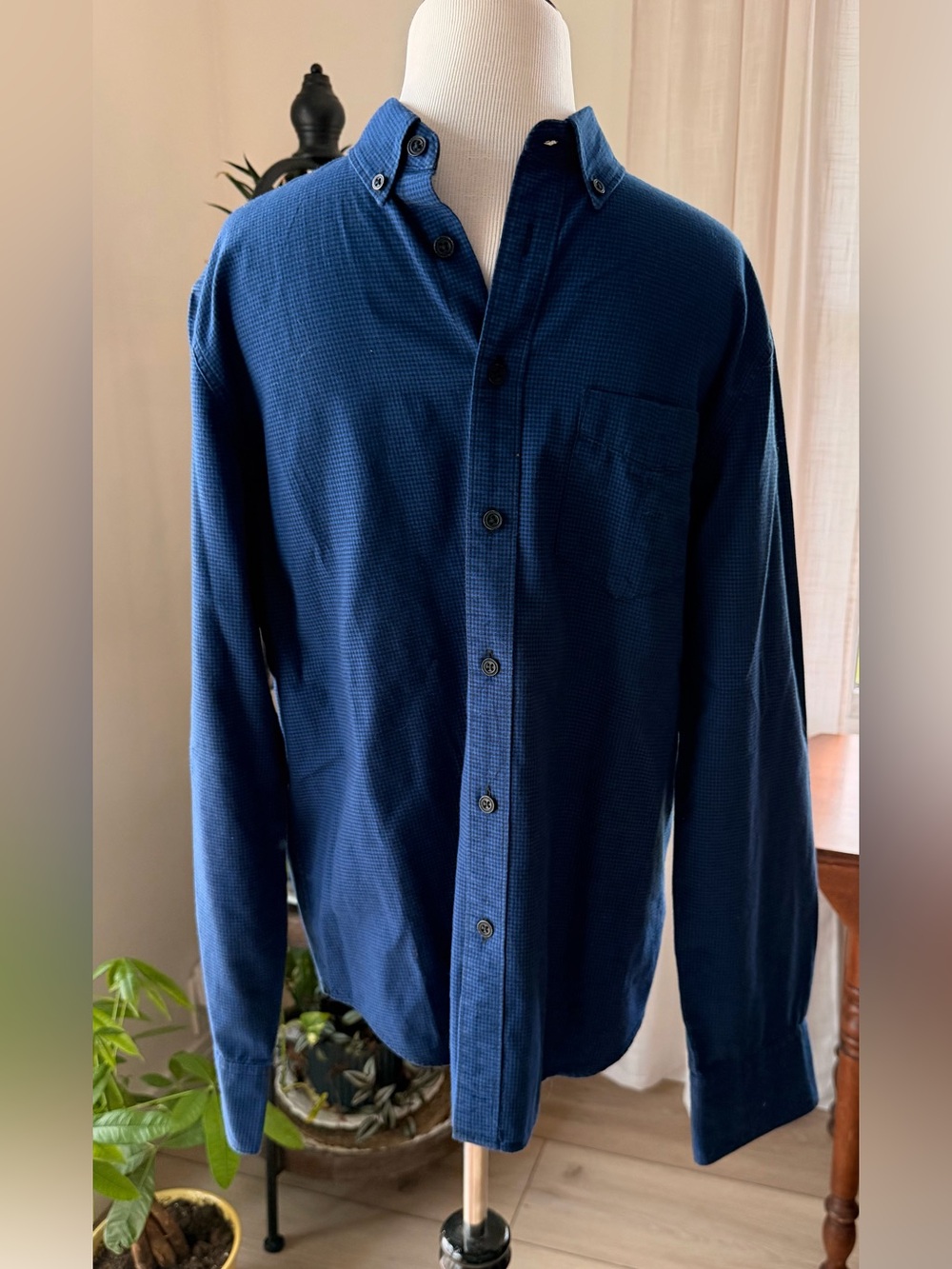 rag & bone Men's Button-Up Shirt in Deep Blue. Medium.